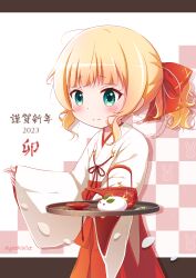 Rule 34 | 1girl, 2023, blonde hair, bow, checkered background, chinese zodiac, closed mouth, commentary request, gochuumon wa usagi desu ka?, goth risuto, green eyes, hair bow, hakama, hakama skirt, highres, holding, holding tray, japanese clothes, kimono, kirima syaro, letterboxed, long sleeves, looking at viewer, miko, petals, pinching sleeves, ponytail, red bow, red hakama, skirt, sleeves past wrists, smile, snow rabbit, solo, teapot, translation request, tray, twitter username, white kimono, wide sleeves, year of the rabbit