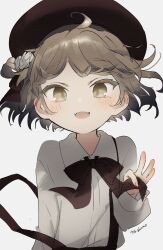 Rule 34 | 1girl, :d, beret, black bow, black hat, blush, bow, brown eyes, brown hair, collared shirt, commentary, dated, dress shirt, fangs, grey background, hand up, hat, hatoba tsugu, highres, long sleeves, looking at viewer, mole, mole under eye, open mouth, puffy long sleeves, puffy sleeves, sha2mo, shirt, signature, simple background, smile, solo, suspenders, suspenders slip, tsugu (vtuber), upper body, virtual youtuber, white shirt