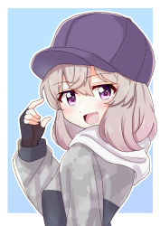 Rule 34 | 1girl, :d, absurdres, ao (flowerclasse), baseball cap, commentary, fang, fingerless gloves, gloves, hat, highres, hood, hoodie, looking at viewer, looking back, open mouth, purple eyes, silver hair, simple background, skin fang, slow loop, smile, solo, upper body, yoshinaga koi