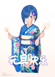 Rule 34 | 1girl, :d, absurdres, blue hair, blue kimono, commentary request, darling in the franxx, dated, eyes visible through hair, fireworks, floral print, flower, gorgeous mushroom, green eyes, hair flower, hair ornament, hair over one eye, highres, holding, ichigo (darling in the franxx), japanese clothes, kimono, looking at viewer, obi, open mouth, print kimono, revision, sash, short hair, signature, smile, solo, sparkler, standing, translation request, wide sleeves