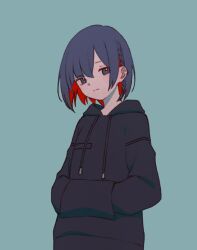 Rule 34 | 1girl, alternate costume, black hoodie, blue background, blue eyes, blue hair, braid, bright pupils, closed mouth, colored inner hair, commentary request, cowboy shot, expressionless, hands in pockets, highres, hood, hood down, hoodie, kamitsubaki studio, karakai 13, long sleeves, looking at viewer, multicolored eyes, multicolored hair, red eyes, red hair, rim (kamitsubaki studio), short hair, side braid, solo, standing, upper body, white pupils