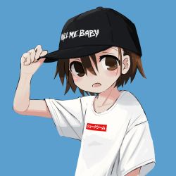 Rule 34 | 1girl, absurdres, baseball cap, black hat, blue background, brown eyes, brown hair, clothes writing, copyright name, gishiki (gshk), hand up, hat, hat writing, highres, kill me baby, looking at viewer, oribe yasuna, parted lips, shirt, short sleeves, simple background, solo, upper body, white shirt