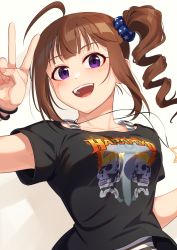 Rule 34 | 1girl, ahoge, black shirt, blue scrunchie, brown hair, commentary, drill hair, hair ornament, hair scrunchie, idolmaster, idolmaster million live!, jewelry, kamille (vcx68), looking at viewer, medium hair, necklace, open mouth, print shirt, purple eyes, scrunchie, shirt, shirt straps, short sleeves, side drill, side ponytail, sidelocks, smile, solo, star (symbol), star necklace, star print, t-shirt, upper body, v, yokoyama nao