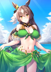 1girl absurdres animal_ears bikini bit_(keikou_syrup) blue_sky bow breasts brown_eyes brown_hair commentary day ear_ribbon green_bikini green_sarong hair_between_eyes highres horse_ears horse_girl horse_tail large_breasts long_hair looking_at_viewer navel ocean outdoors sarong satono_diamond_(umamusume) sky smile solo standing swimsuit tail umamusume very_long_hair