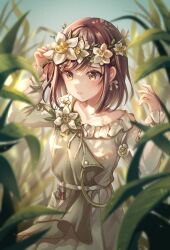 Rule 34 | 1girl, apron, blue sky, blurry, blush, bow, brown eyes, brown hair, collarbone, commentary, day, dress, fingernails, flower, frills, green apron, hair between eyes, hair bow, hands up, head wreath, highres, leaf, long fingernails, long sleeves, looking to the side, mitasarenai pale color (project sekai), nail polish, official alternate costume, outdoors, paintbrush, pink nails, pocket, project sekai, puffy long sleeves, puffy sleeves, shinonome ena, short hair, sky, solo, standing, sunlight, teeth, user cnec8232, white bow, white dress, white flower
