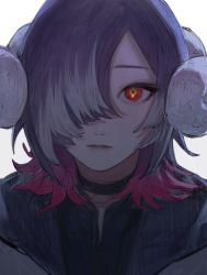 Rule 34 | 1boy, absurdres, bad id, bad twitter id, black choker, choker, closed mouth, diamond-shaped pupils, diamond (shape), grey background, grey hair, grey horns, highres, horns, indie virtual youtuber, looking at viewer, male focus, multicolored eyes, multicolored hair, purple hair, red eyes, rit3set, simple background, solo, symbol-shaped pupils, upper body, virtual youtuber, yellow eyes