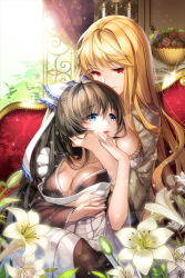 Rule 34 | 2girls, aile (crossroads), blonde hair, blue eyes, bow, breasts, brown hair, cleavage, couch, flower, hair bow, hand on another&#039;s cheek, hand on another&#039;s face, large breasts, lily (flower), linia pacifica, long hair, multiple girls, smile, sword girls, yuri