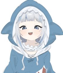 Rule 34 | 1girl, :d, animal hood, blue eyes, blue hair, blunt bangs, drawstring, gawr gura, highres, hololive, hololive english, hood, hood up, hoodie, kona ming, looking at viewer, open mouth, shark hood, silver hair, simple background, smile, solo, teeth, upper body, upper teeth only, virtual youtuber, white background