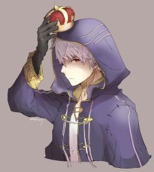 Rule 34 | 1boy, black gloves, closed mouth, coat, cropped torso, crown, fire emblem, fire emblem awakening, frown, gloves, grey background, hair between eyes, holding, holding crown, hood, hood up, hooded coat, male focus, mini crown, nintendo, open clothes, open coat, purple coat, red eyes, robaco, robin (fire emblem), robin (male) (fire emblem), short hair, simple background, solo, upper body, white hair