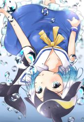 Rule 34 | 10s, 1girl, black hair, blonde hair, blue eyes, blue hair, bracelet, bubble, cetacean tail, common dolphin (kemono friends), dress, fins, fish tail, hat, highres, jewelry, kemono friends, multicolored hair, open mouth, sailor collar, solo, tail, takumin (takumi415), two-tone hair, underwater, white hair