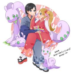 Rule 34 | 1boy, 1girl, arm up, black hair, blonde hair, blue kimono, blush, bow, calem (pokemon), closed mouth, commentary request, creatures (company), evolutionary line, floral print, floral print kimono, flower, game freak, gen 6 pokemon, goodra, goomy, green eyes, grey eyes, hair flower, hair ornament, hand on another&#039;s cheek, hand on another&#039;s face, hand on another&#039;s hand, happy, highres, holding hands, japanese clothes, kimono, long sleeves, looking at another, looking to the side, nintendo, obi, okobo, open mouth, pink nails, pokemon, pokemon (creature), pokemon xy, ponytail, print kimono, rain (tonight 862), red kimono, sandals, sash, serena (pokemon), sliggoo, smile, socks, translated, twitter username, white background, wide sleeves, zouri