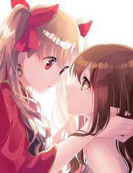 Rule 34 | 10s, 2girls, absurdres, backlighting, blonde hair, bow, brown eyes, brown hair, chabashira (otya), close-up, earrings, ereshkigal (fate), face-to-face, fate/extra, fate/grand order, fate (series), hair bow, hand in own hair, highres, jewelry, kishinami hakuno (female), long hair, looking at another, multiple girls, open mouth, red bow, red eyes, tohsaka rin, two side up, white background, yuri