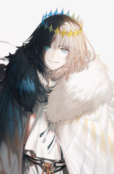 1boy arlizi belt black_cape black_hair blue_eyes cape closed_mouth crown fate/grand_order fate_(series) fur-trimmed_cape fur_trim gradient_clothes gradient_hair grey_background grey_hair hair_between_eyes highres jacket looking_at_viewer male_focus multicolored_hair oberon_(fate) oberon_(third_ascension)_(fate) revision shadow short_hair simple_background smile solo split_theme spoilers tassel upper_body white_cape white_jacket