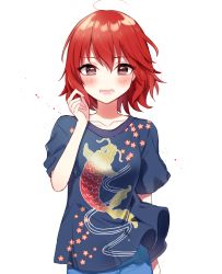 Rule 34 | 1girl, animal print, arm behind back, blue shirt, blush, brown eyes, collarbone, commentary request, fish print, hand up, hat, idolmaster, idolmaster cinderella girls, idolmaster cinderella girls starlight stage, looking at viewer, manio, murakami tomoe, open mouth, print shirt, red hair, revision, shirt, short hair, short sleeves, solo, standing, t-shirt, white background, wind