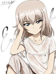 Rule 34 | 10s, 1girl, adjusting hair, artist name, blue eyes, bukkuri, casual, character name, closed mouth, cursive, dated, elbow on knee, girls und panzer, highres, itsumi erika, long hair, looking at viewer, pants, pink pants, pink shirt, romaji text, shirt, short sleeves, signature, silver hair, simple background, sitting, sketch, solo, white background