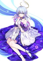 Rule 34 | 1girl, bare shoulders, blue footwear, bracelet, closed mouth, commentary request, dress, full body, gloves, green eyes, grey hair, halo, hand on own chest, head wings, high heels, highres, honkai: star rail, honkai (series), jewelry, kirschma, long hair, looking at viewer, musical note ornament, pearl bracelet, purple dress, purple sleeves, robin (honkai: star rail), simple background, sitting, solo, two-tone dress, very long hair, white background, white dress, white gloves, wings, yokozuwari