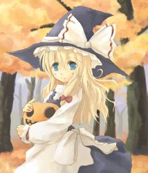 Rule 34 | 1girl, autumn, blonde hair, blue eyes, blush, female focus, hat, jack-o&#039;-lantern, kirisame marisa, hugging object, pumpkin, solo, tes (unpre), touhou, tree, witch hat