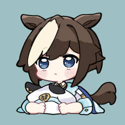 Rule 34 | 1girl, animal ears, black shirt, blanket, blue background, blue eyes, blush stickers, brown hair, cheval grand (umamusume), chibi, closed mouth, collared shirt, commentary request, hair between eyes, hat, highres, horse ears, horse girl, horse tail, jacket, multicolored hair, nozo (hitomiz), peaked cap, shirt, simple background, solo, streaked hair, tail, umamusume, unworn hat, unworn headwear, upper body, white hair, white hat, white jacket