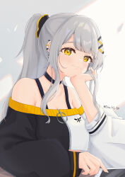 Rule 34 | 1girl, bare shoulders, black choker, black jacket, cellphone, choker, commentary request, cropped jacket, ear piercing, elbow rest, grey hair, hachi (live union), hand on own face, head rest, highres, jacket, kannazuki shino, live union, long hair, long sleeves, looking at viewer, mole, mole under eye, off-shoulder jacket, off shoulder, phone, piercing, ponytail, sidelocks, smartphone, smile, solo, very long hair, virtual youtuber, white jacket, yellow eyes, yellow jacket, zipper, zipper pull tab