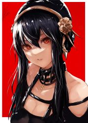 Rule 34 | 1girl, absurdres, bare shoulders, black choker, black dress, black hair, breasts, choker, cleavage, dress, earrings, gold hairband, hair between eyes, hairband, highres, jewelry, large breasts, long hair, looking at viewer, nitsuart, parted lips, red background, red eyes, sleeveless, sleeveless dress, solo, spy x family, upper body, yor briar