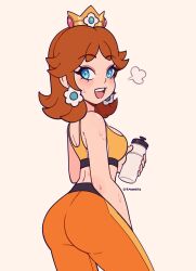 Rule 34 | 1girl, absurdres, ass, ass focus, blue eyes, blush, bottle, brown hair, commentary, cremanata, crown, earrings, english commentary, highres, holding, holding bottle, jewelry, looking at viewer, looking back, mario (series), medium hair, nintendo, open mouth, orange leggings, princess daisy, simple background, sports bra, super mario land, teeth, upper teeth only