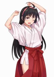 1girl arms_up black_hair hairband hakama hakama_pants hakama_skirt highres japanese_clothes kimono long_hair long_sleeves looking_at_viewer miko mochizuki_ayako nige_jouzu_no_wakagimi one_eye_closed open_mouth pants pink_hairband red_eyes red_hakama ribbon_trim side_slit simple_background skirt solo syagare white_background white_kimono wide_sleeves