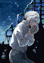 Rule 34 | 10s, 1boy, bad id, bad pixiv id, boots, bubble, clear (dramatical murder), dramatical murder, closed eyes, gloves, hiki yuichi, jellyfish, male focus, mole, own hands together, solo, underwater, white gloves, white hair