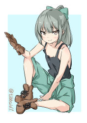 Rule 34 | 10s, 1girl, alternate costume, aqua bow, bad id, bad twitter id, bare arms, bare shoulders, between legs, black ribbon, blush, boots, bow, brown eyes, brown footwear, brown gloves, closed mouth, collarbone, ebifurya, eyebrows, full body, gloves, green hair, hair bow, hand between legs, highres, inactive account, kantai collection, knee up, looking at viewer, multicolored background, ponytail, ribbon, single glove, sitting, sleeveless, smile, solo, twitter username, two-tone background, yuubari (kancolle)