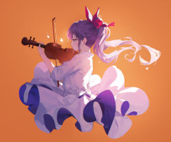 1girl absurdres blue_eyes bow bow_(music) cropped_legs de_yi dress dress_bow earrings floating_hair from_side hair_bow hand_up highres holding holding_bow_(music) holding_instrument holding_violin instrument jewelry long_hair music orange_background original parted_lips playing_instrument ponytail profile red_bow sidelocks simple_background solo stud_earrings violin white_bow white_dress white_hair