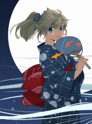 Rule 34 | 1girl, akai sashimi, blonde hair, blue eyes, hand fan, japanese clothes, kimono, looking at viewer, mizunami fossil museum, mizunami mio, paper fan, ponytail, smile, solo, uchiwa, yukata