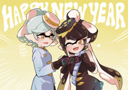 Rule 34 | 2022, 2girls, ;d, bandolier, black dress, black gloves, black hair, brown eyes, callie (splatoon), coat, commentary, cousins, dress, earrings, emphasis lines, english commentary, english text, food, food on head, gloves, gomipomi, grey coat, grey hair, happy new year, holding, holding removed eyewear, inkling, jewelry, long hair, long sleeves, looking at viewer, low twintails, marie (splatoon), mole, mole under eye, multiple girls, neck ring, new year, nintendo, object on head, one eye closed, open mouth, pointy ears, short dress, short hair, side-by-side, smile, splatoon (series), standing, star (symbol), strapless, strapless dress, sunglasses, swept bangs, tentacle hair, text background, twintails, unworn eyewear, very long hair, yellow background