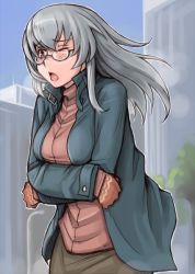 Rule 34 | 00s, 1girl, breasts, cold, glasses, gloves, jacket, large breasts, aged up, one eye closed, pink eyes, rozen maiden, silver hair, solo, suigintou, tsuda nanafushi, wind, wink
