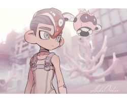 Rule 34 | 1boy, agent 8 (splatoon), blurry, blurry background, bodysuit, brown hair, closed mouth, collarbone, commentary request, copyright name, drone, floating, gradient hair, grey eyes, grey hair, highres, korean commentary, letterboxed, mamun o0o0o, mohawk, multicolored hair, nintendo, non-humanoid robot, octoling, octoling boy, octoling player character, pearl drone (splatoon), robot, short hair, sleeveless, sleeveless bodysuit, splatoon (series), splatoon 3, splatoon 3: side order, tentacle hair, thick eyebrows, two-tone hair, white bodysuit