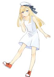 Rule 34 | 1girl, blonde hair, blue eyes, closed mouth, collarbone, commentary request, dress, fate (series), flower, foot up, full body, grey flower, hand up, hat, hat flower, highres, long hair, lord el-melloi ii case files, red footwear, reines el-melloi archisorte, satou usuzuku, shoes, simple background, smile, sneakers, solo, tilted headwear, white background, white hat