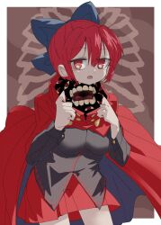 Rule 34 | 1girl, black background, black hair, blue bow, bow, cloak, commentary, disembodied head, hair bow, highres, long sleeves, looking at viewer, open mouth, red eyes, red hair, red skirt, ribs, ryouryou, sekibanki, short hair, skirt, solo, teeth, touhou