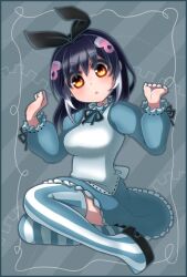 Rule 34 | 1girl, african penguin (kemono friends), alice in wonderland, black hair, closed mouth, dress, grey background, highres, hikarikmy, kemono friends, kemono friends v project, kneehighs, long hair, looking at viewer, multicolored hair, parody, penguin girl, pink hair, ribbon, shoes, simple background, socks, solo, virtual youtuber, white hair, yellow eyes