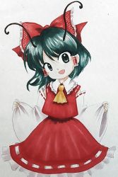 Rule 34 | 1girl, antennae, ascot, bad id, bad pixiv id, bow, cosplay, detached sleeves, green hair, hair bow, hair tubes, hakurei reimu, hakurei reimu (cosplay), short hair, shu (loveeater), skirt, smile, solo, touhou, traditional media, wriggle nightbug, zun (style)