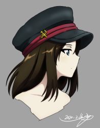 Rule 34 | 1girl, artist name, black hair, black hat, blue eyes, bukkuri, closed mouth, commentary, cropped torso, dated, emblem, girls und panzer, grey background, hat, highres, long hair, looking to the side, nonna (girls und panzer), peaked cap, portrait, pravda (emblem), signature, simple background, solo, swept bangs