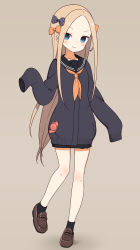 Rule 34 | 1girl, :&gt;, abigail williams (fate), alternate costume, bad id, bad pixiv id, bell (oppore coppore), black bow, black cardigan, black sailor collar, black skirt, black socks, blue eyes, blush, bow, brown footwear, cardigan, closed mouth, commentary request, eighth note, fate/grand order, fate (series), forehead, full body, hair bow, head tilt, highres, light brown hair, loafers, long hair, long sleeves, looking at viewer, musical note, neckerchief, orange bow, orange neckerchief, parted bangs, pleated skirt, polka dot, polka dot bow, sailor collar, school uniform, serafuku, shoes, skirt, sleeves past fingers, sleeves past wrists, socks, solo, standing, standing on one leg, stuffed animal, stuffed toy, teddy bear, very long hair