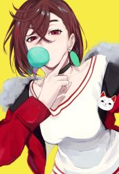 1girl ayase_momo black_choker blowing_bubbles breasts brown_hair chewing_gum choker crossed_bangs dandadan earrings fur-trimmed_jacket fur_trim highres jacket jacket_partially_removed jewelry long_shirt looking_at_viewer medium_breasts red_eyes red_jacket shirt short_hair solo uno_0a upper_body v white_shirt yellow_background