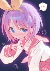 Rule 34 | 1girl, absurdres, blue background, blue eyes, blush, bow, collarbone, hair bow, hairband, hand up, highres, hiiragi tsukasa, looking to the side, lucky star, neckerchief, open mouth, outer glow, pink neckerchief, pink sailor collar, pink skirt, pleated skirt, purple hair, ryouou school uniform, sailor collar, school uniform, seoji, serafuku, short hair, skirt, smile, solo, speech bubble, spoken blush, star (symbol), white serafuku, yellow bow