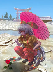 Rule 34 | 1girl, bow, commentary request, flower, frown, fujiwara no mokou, grey hair, hair bow, hands in pockets, highres, loafers, long hair, oil-paper umbrella, pants, red eyes, river, rose, shirt, shoes, shrine, snow, solo, squatting, suspenders, syuraime 0, torii, touhou, umbrella, very long hair, water