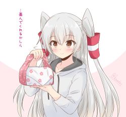 Rule 34 | 1girl, amatsukaze (kancolle), bento, brown eyes, commentary request, hair between eyes, hair tubes, hood, hooded dress, hoodie, kantai collection, long hair, shizuna kaede, silver hair, solo, translation request, two-tone background, two side up, upper body