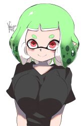 Rule 34 | 1girl, black shirt, blush, breasts, closed mouth, green hair, highres, inkling, inkling girl, inkling player character, large breasts, medium hair, nintendo, pointy ears, red eyes, shirt, simple background, smile, solo, splatoon (series), sukeo (nunswa08), tentacle hair, thick eyebrows, upper body, white background