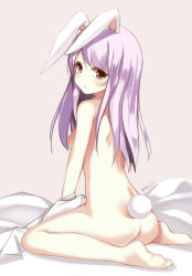 Rule 34 | 1girl, absurdres, anhao, animal ears, ass, back, barefoot, bed sheet, breasts, brown eyes, completely nude, extra ears, from behind, highres, light purple hair, long hair, looking at viewer, looking back, nude, on bed, plantar flexion, purple hair, rabbit ears, rabbit girl, rabbit tail, red eyes, reisen udongein inaba, simple background, sitting, small breasts, soles, solo, tail, toes, touhou, wariza