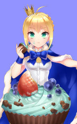 Rule 34 | 1girl, ahoge, alternate costume, artoria pendragon (all), artoria pendragon (fate), blonde hair, blueberry, bow, cape, crown, cupcake, eating, fate/stay night, fate (series), food, food on face, fruit, green eyes, highres, momoayamo, saber (fate), solo, strawberry