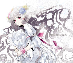 1girl artist_name bad_id bad_pixiv_id bow bracelet dated dress earrings female_focus flower flower_bracelet grey_hair hair_flower hair_ornament holding jewelry koto2 kotokoto_(vibgyor) light_smile long_hair looking_at_viewer original red_eyes solo veil very_long_hair wavy_hair white_background white_dress