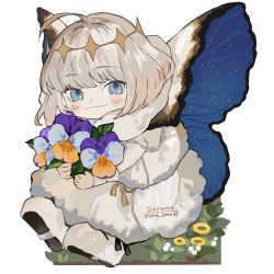 Rule 34 | 1boy, ahoge, artist name, blue eyes, blush, chibi, child, cloak, closed mouth, commentary request, crown, diamond hairband, fate/grand order, fate (series), flower, full body, fur-trimmed cloak, fur collar, fur trim, highres, holding, holding flower, long sleeves, looking at viewer, male focus, medium hair, multicolored flower, no wings, oberon (fate), official alternate costume, puffy sleeves, simple background, smile, solo, surume (su1193), tassel, twitter username, white background, white cloak, white footwear, white hair