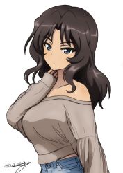 Rule 34 | 1girl, :o, artist name, bare shoulders, black eyes, black hair, blue pants, bukkuri, casual, commentary request, dark-skinned female, dark skin, dated, denim, el (girls und panzer), girls und panzer, grey shirt, hair intakes, hand in own hair, highres, jeans, long hair, long sleeves, looking at viewer, off-shoulder shirt, off shoulder, pants, parted lips, partial commentary, shirt, signature, simple background, solo, standing, white background