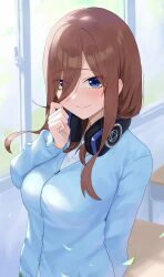 Rule 34 | 1girl, absurdres, blue cardigan, blue eyes, brown hair, cardigan, commentary request, go-toubun no hanayome, gomashiwo o, hand up, headphones, headphones around neck, highres, long hair, long sleeves, looking at viewer, nakano miku, smile, solo, upper body
